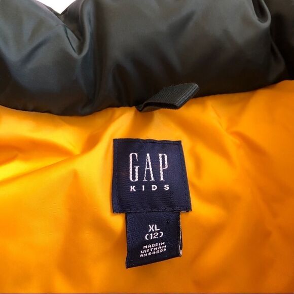 Gap Kids Puffer Vest - Picture 6 of 7